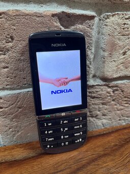 Nokia 300 - dotykova a tlačiítková - 3
