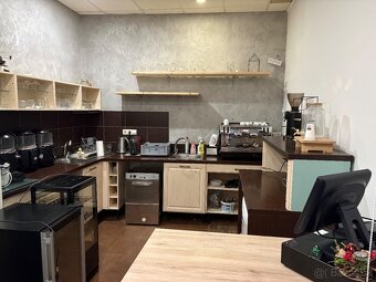 Odstupim zariadenie kaviarne - 3