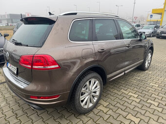 Volkswagen Touareg II 3.0 V6 TDI Premium 4XMOTION - 3