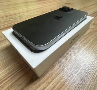 iPhone 15 - 128 GB - 3