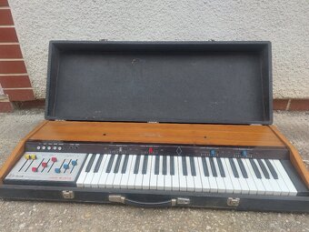 Piano+Synťak+Keyboard+zosilovač,mix,efekty, - 3