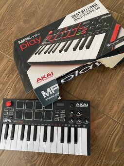 Predám Akai MPK Mini PLAY - 3