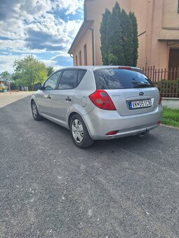 Predám kia ceed 1.6 crdi rok 2008 - 3