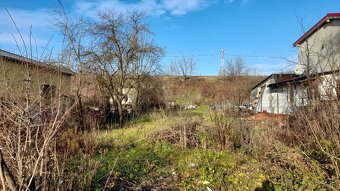 EXKLUZÍVNE na predaj pozemok 405m2 na výstavbu chaty, obec V - 3