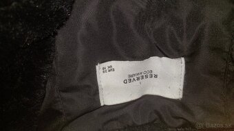 Prešívaný čierny kabát veľ. 38 zn. Reserved - 3