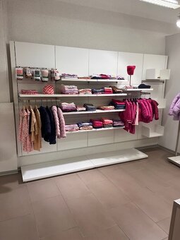 Zariadenie do obchodu originál Benetton - 3