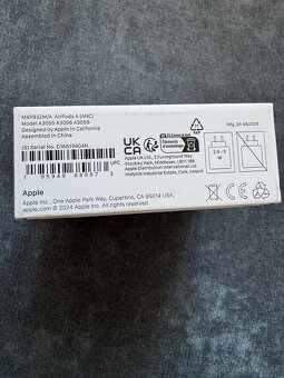 Sluchatka AirPods 4 - 3