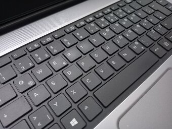 predám HP probook 640 G1 ,Intel® Core™ i5 ,16gb ram ,ssd - 3