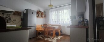 Ponúkame na predaj 2 izb.byt na sídlisku III. - 3