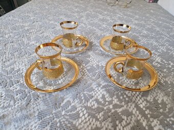 Poháre zdobené zlatom. - 3