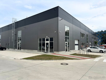 Prenájom rožného obchodno-skladového priestoru 421 m² s kanc - 3