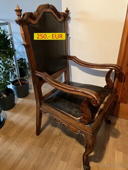 Vyrezávané 120 ročné kreslo - 3