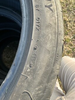 Letne pneu 255/40 R19 - 3