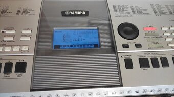 YAMAHA PSR E413 - samohrajka s príslušenstvom - 3