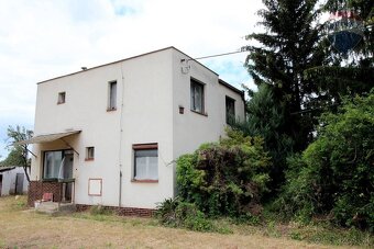 Starší rodinný dom s veľkým pozemkom na predaj Šoporňa, 3787 - 3
