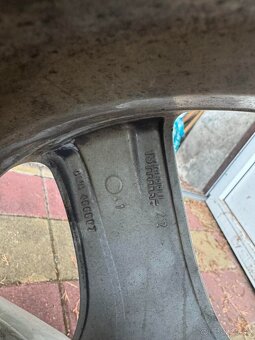 Pneumatiky/disk - 235/65 R17 - 3
