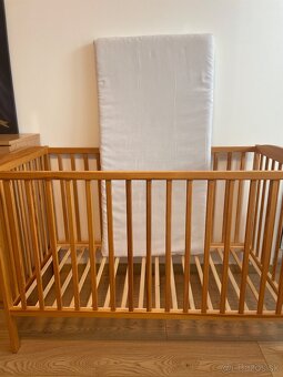 Drevena postieľka s matracom - 3