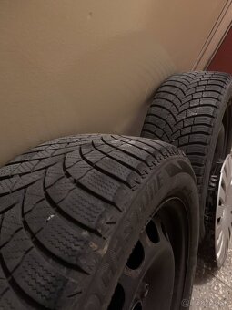 Predám zimné pneumatiky 205/55 R16 na plechových diskoch 5×1 - 3