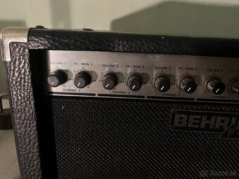 Behringer KX 1200 - 3