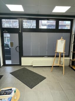 Prenájom / Obchodný priestor v centre Malaciek, 50 m2. - 3