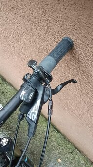Karbonovy horsky 27,5" HT, Mavic, Shimano - 3