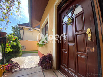 ZNÍŽENÁ CENA.NA PREDAJ RODINNÝ DOM PRIAMO V CENTRE - 3