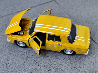 17 cm Renault 8 v mierke 1:24 -------- KOVOVÝ, NOVÝ - 3