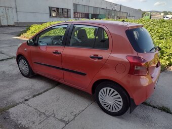 Predám Toyota Yaris 1.3 VVTI 64kw s klímou - 3