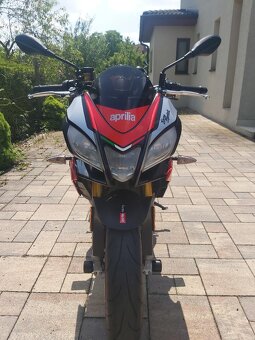 Aprilia Tuono 1100 Factory - 3