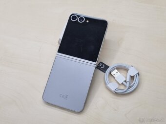 Samsung Galaxy Z Flip6 512GB, Silver - 3