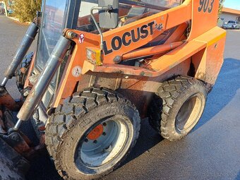 Locust L 903 smykový nakladač - 3