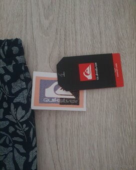 Quiksilver pánske plavecké

šortky S - 3
