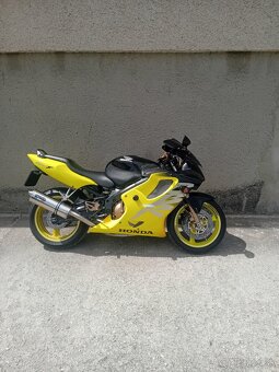 Honda CBR600F - 3