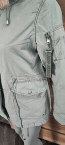 Bershka teplá bunda vel. S - 3