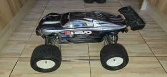 Traxxas Erevo 1:8 - 3
