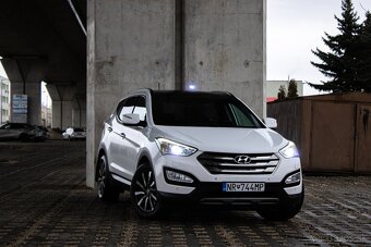 Santa Fe 4x4 AT6 145kW Panoráma - 3