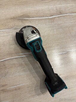 Makita DGA504 - 3