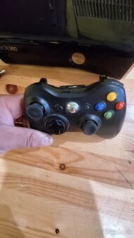 Xbox 360 S - 3
