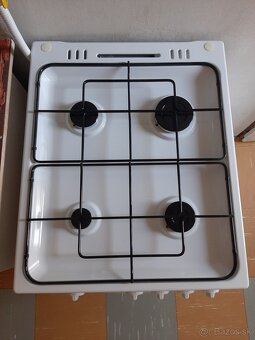 Predám biely plynový sporák MORA PS 130 GW - 3