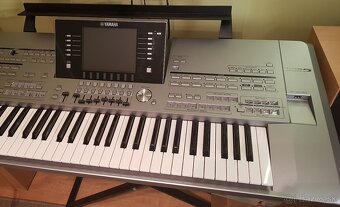 Predám klávesy Yamaha Tyros 5, 61 - 3