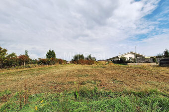 VAJKOVCE - pekný stavebný pozemok o výmere 898 m2 - 3