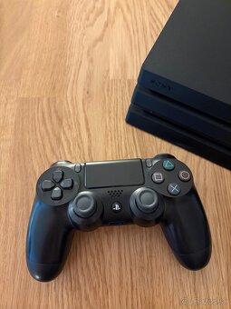 PS4 PRO 1 TB - 3