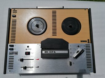 Kotúčový magnetofón UNITRA  ZK - 147 A - 3