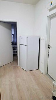 1 izb. s balkónom Vyšehradská (staršia novostavba) - 3