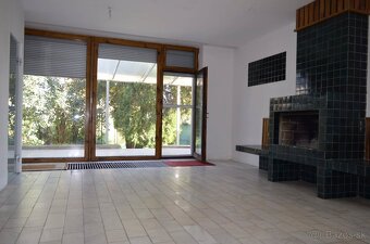 na predaj dvojgeneračný 7i rodinný dom v tichej lokalite - 3