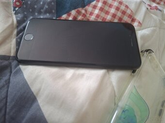 Iphone 7 čierny 32 gb používaný plne funkčný je v horšom sta - 3