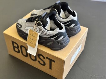Adidas Yeezy 700 MNVN metal veľ. 36,5 - 3