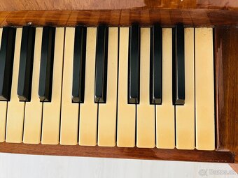 Piano PETROF - 3