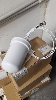 8x cisco  AIR-CAP3502E-E-K9 = 50€  | 8x AIR-ANT2440NV-R €100 - 3