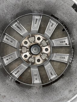 Zimne pneu 205/55 R16 na orignal 16" VW diskoch - 3